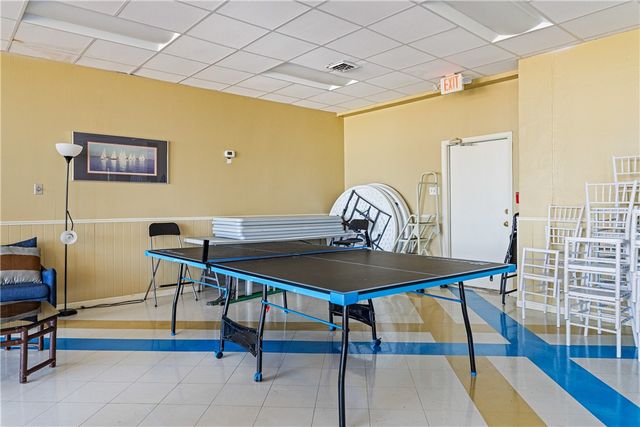 4000 Surfside Blvd 402, Corpus Christi, TX 78402