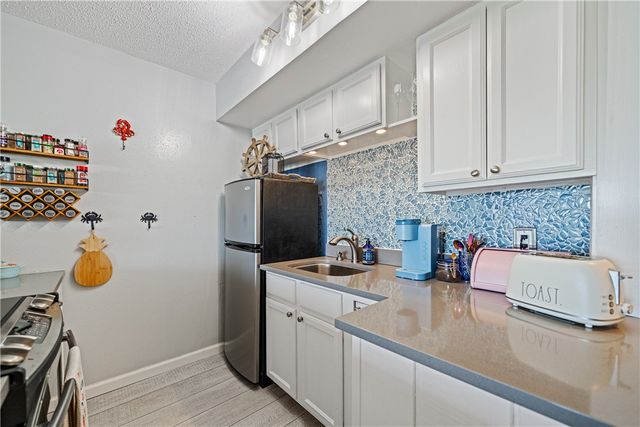 4000 Surfside Blvd 402, Corpus Christi, TX 78402