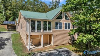 1852 Lookout Mountain Drive, Scottsboro, AL 35769