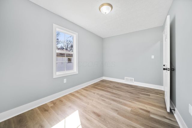 1885 Case Road, Columbus, OH 43224