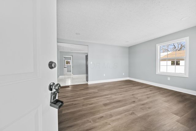 1885 Case Road, Columbus, OH 43224