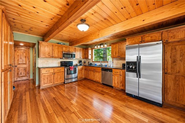 43564 Yosemite, Big Bear Lake, CA 92315