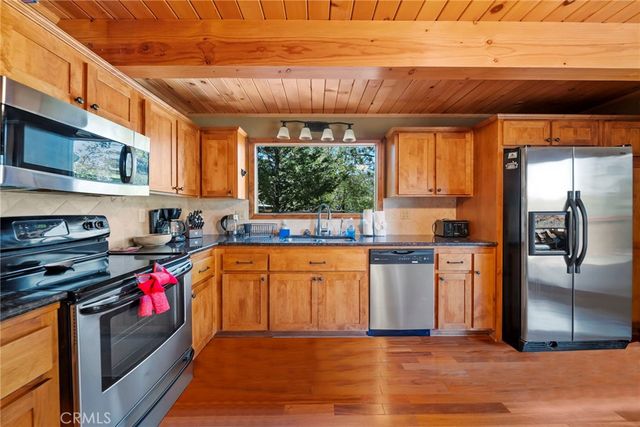 43564 Yosemite, Big Bear Lake, CA 92315