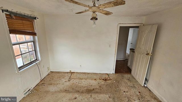 3229 WESTMONT AVE, Baltimore, MD 21216