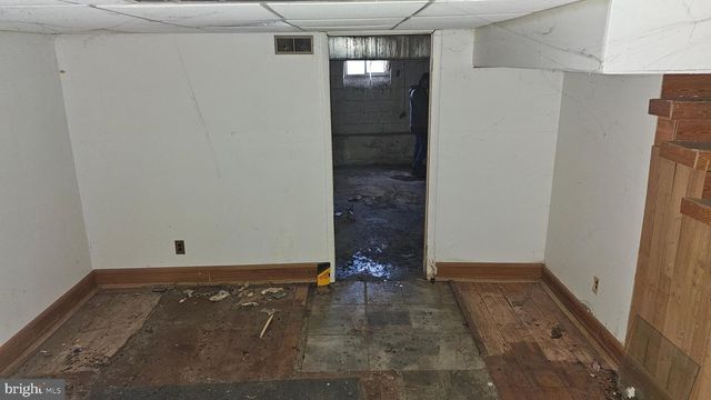 3229 WESTMONT AVE, Baltimore, MD 21216