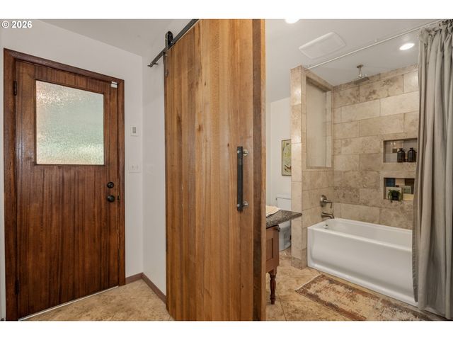 4073 Se ALDERCREST Rd, Milwaukie, OR 97222
