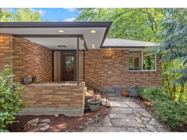 4073 Se ALDERCREST Rd, Milwaukie, OR 97222