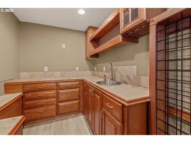 4073 Se ALDERCREST Rd, Milwaukie, OR 97222