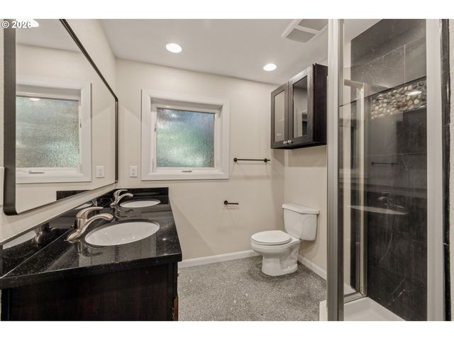 4073 Se ALDERCREST Rd, Milwaukie, OR 97222