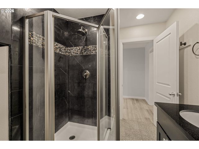 4073 Se ALDERCREST Rd, Milwaukie, OR 97222