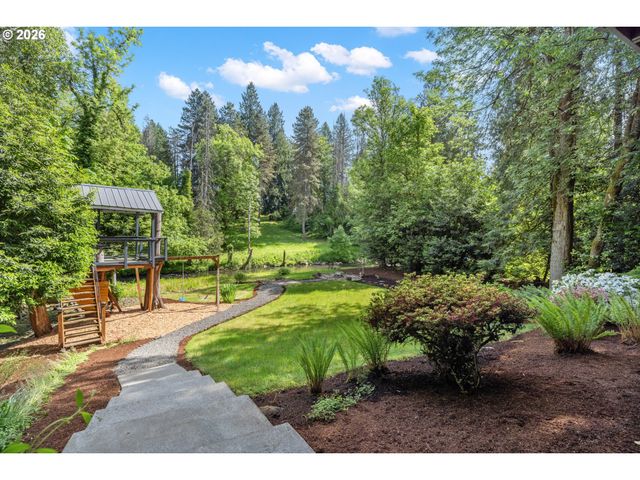 4073 Se ALDERCREST Rd, Milwaukie, OR 97222