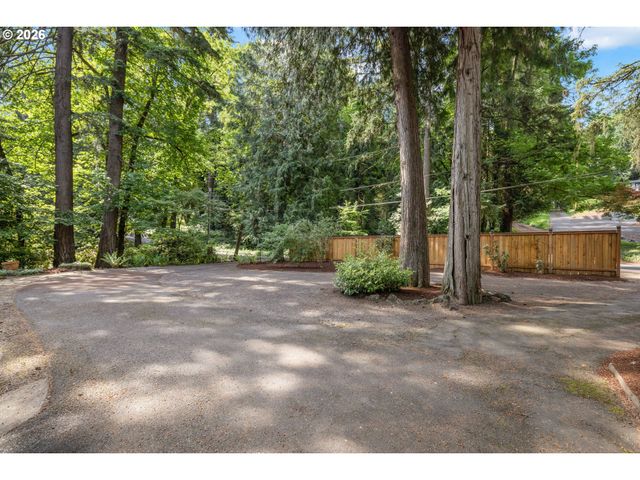 4073 Se ALDERCREST Rd, Milwaukie, OR 97222