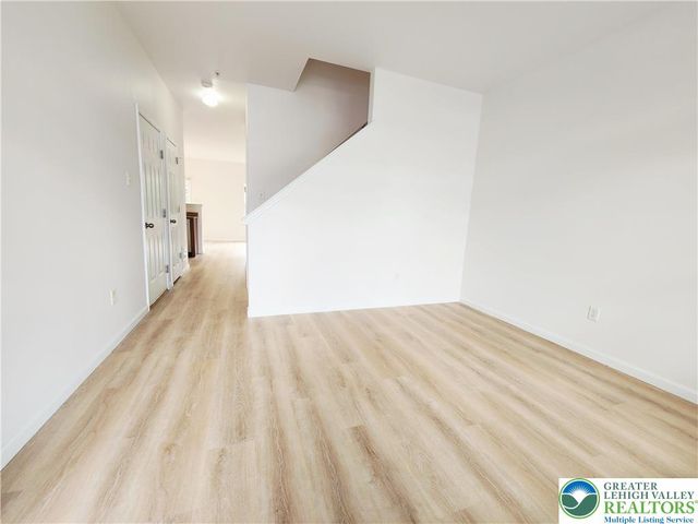 937 King Way, Upper Macungie Twp, PA 18031