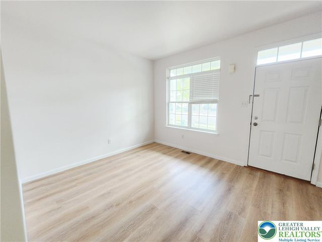 937 King Way, Upper Macungie Twp, PA 18031