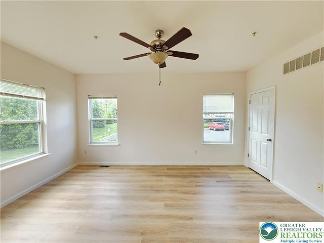 937 King Way, Upper Macungie Twp, PA 18031