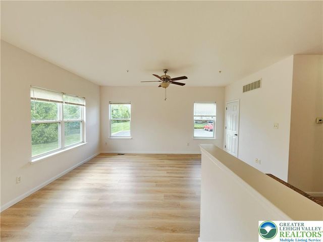 937 King Way, Upper Macungie Twp, PA 18031