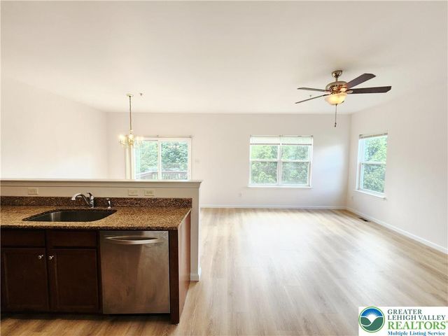 937 King Way, Upper Macungie Twp, PA 18031