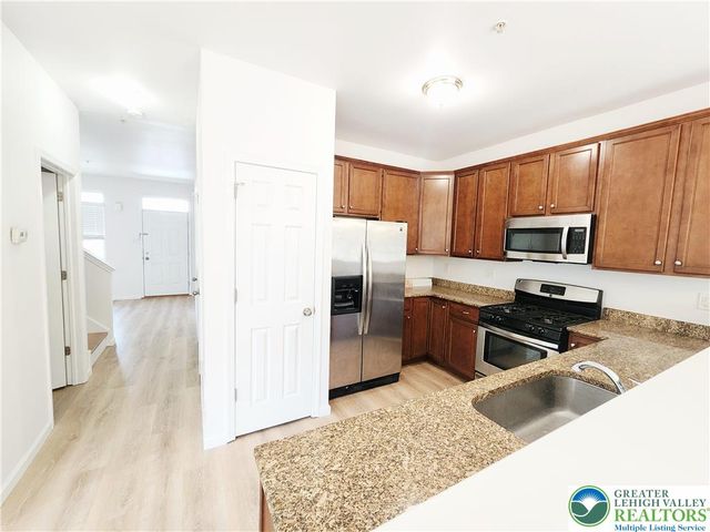 937 King Way, Upper Macungie Twp, PA 18031