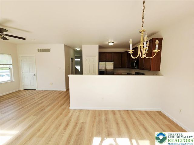 937 King Way, Upper Macungie Twp, PA 18031