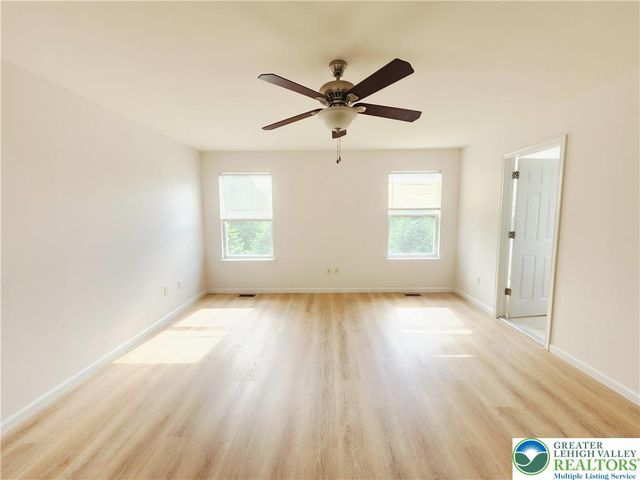 937 King Way, Upper Macungie Twp, PA 18031