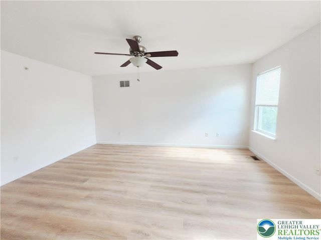 937 King Way, Upper Macungie Twp, PA 18031