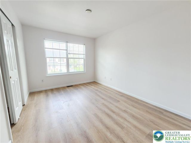 937 King Way, Upper Macungie Twp, PA 18031