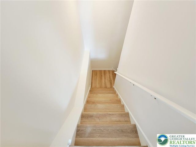 937 King Way, Upper Macungie Twp, PA 18031