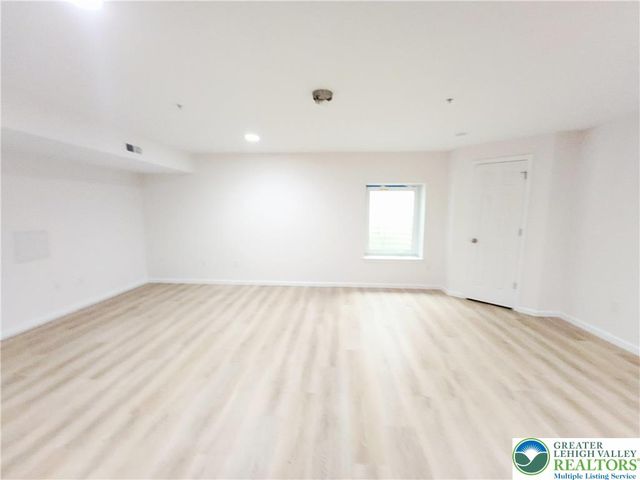 937 King Way, Upper Macungie Twp, PA 18031