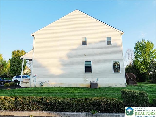 937 King Way, Upper Macungie Twp, PA 18031