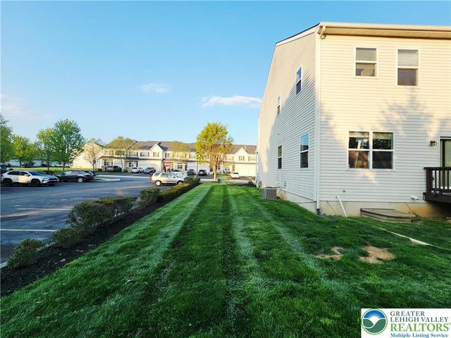 937 King Way, Upper Macungie Twp, PA 18031
