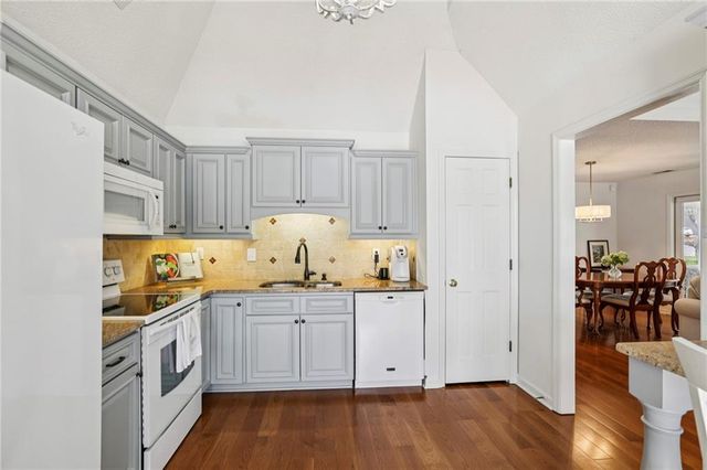 615 Roswell Green Lane, Roswell, GA 30075