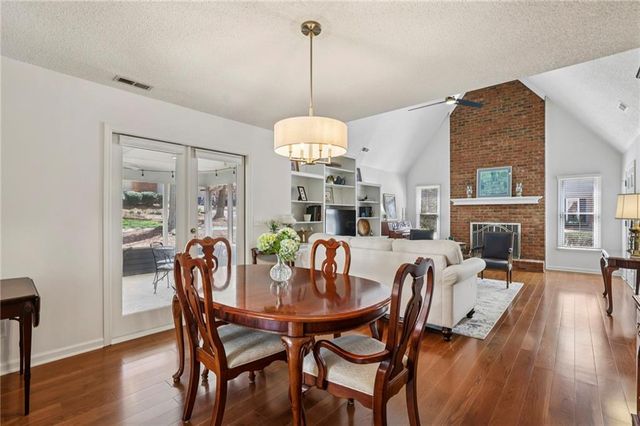 615 Roswell Green Lane, Roswell, GA 30075