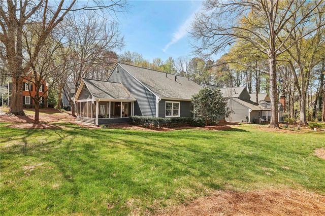 615 Roswell Green Lane, Roswell, GA 30075