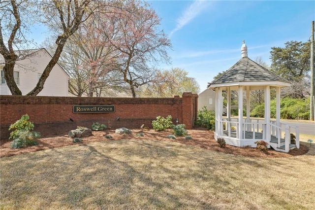 615 Roswell Green Lane, Roswell, GA 30075