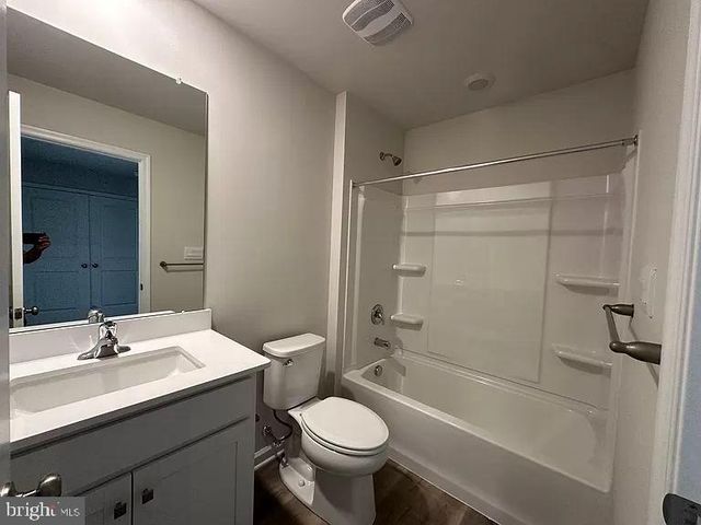 1268 MARTIN RD, Breinigsville, PA 18031