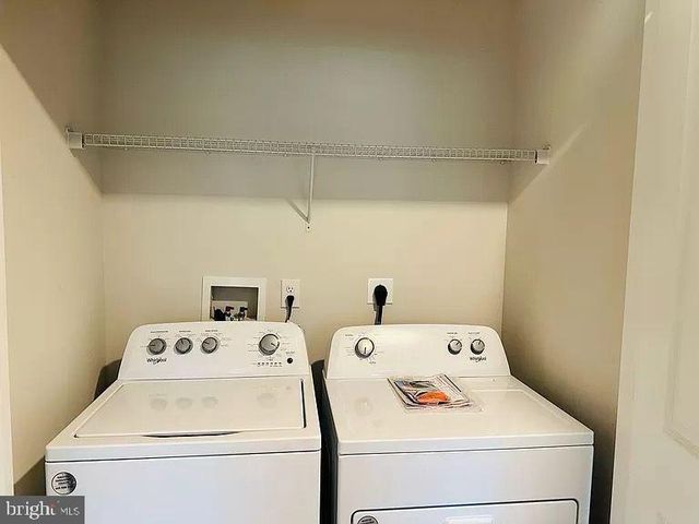 1268 MARTIN RD, Breinigsville, PA 18031