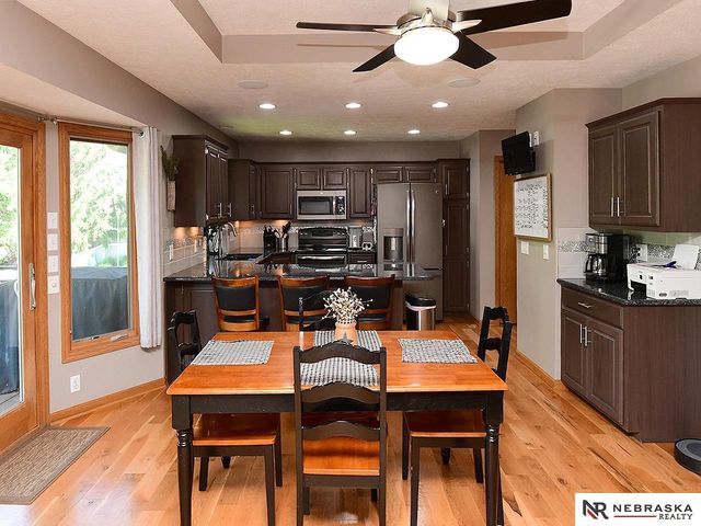 21890 Plum Creek Drive, Gretna, NE 68028