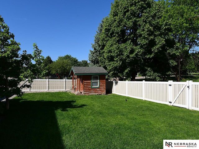 21890 Plum Creek Drive, Gretna, NE 68028