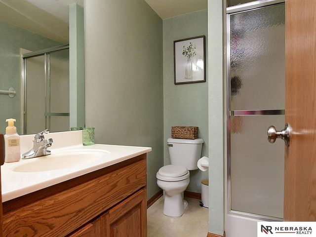 21890 Plum Creek Drive, Gretna, NE 68028