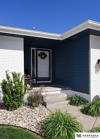21890 Plum Creek Drive, Gretna, NE 68028