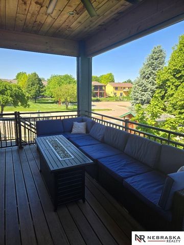 21890 Plum Creek Drive, Gretna, NE 68028