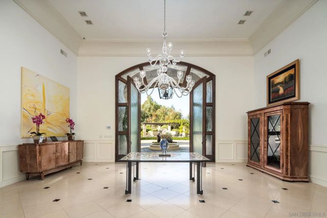 6565 Calle Reina, Rancho Santa Fe, CA 92067