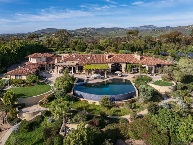 6565 Calle Reina, Rancho Santa Fe, CA 92067