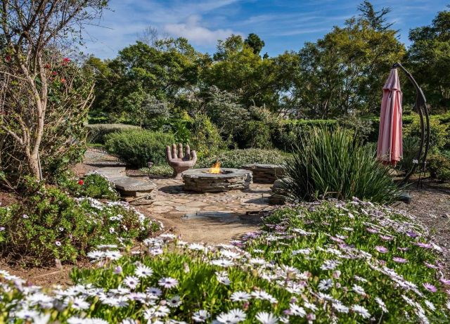 6565 Calle Reina, Rancho Santa Fe, CA 92067