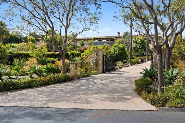 6565 Calle Reina, Rancho Santa Fe, CA 92067