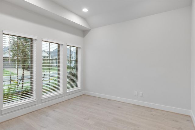 626 Bay Breeze DR, Kyle, TX 78640