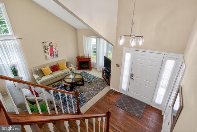 111 ENVIRONS RD, Sterling, VA 20165