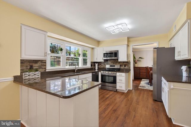 111 ENVIRONS RD, Sterling, VA 20165