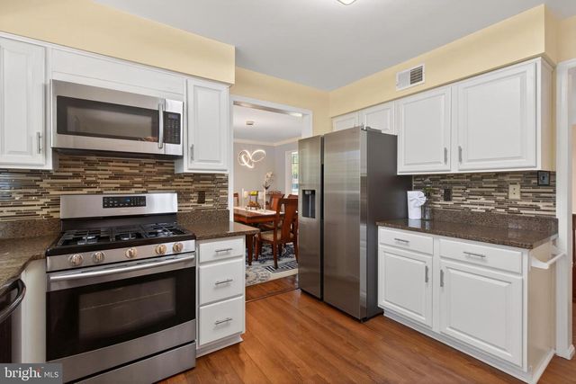 111 ENVIRONS RD, Sterling, VA 20165