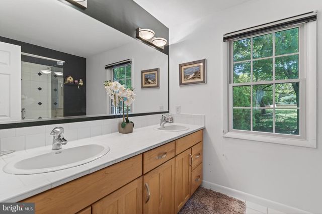111 ENVIRONS RD, Sterling, VA 20165